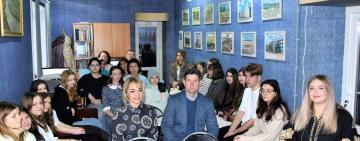 Серед  заходів, присвячених 202-й річниці з Дня заснування селища Сарата, справжньою перлиною стала виставка-презентація художніх робіт «Сарата очима юних художників»