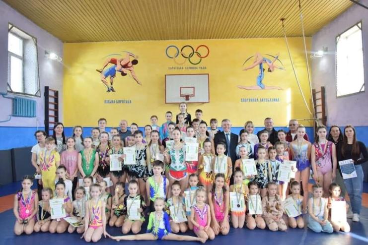 Обласні змагання зі спортивної акробатики продовжуються