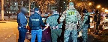 4500 доларів за «непридатність» до військової служби: одесит  «допомагав» охочим чоловікам  перетнути кордон