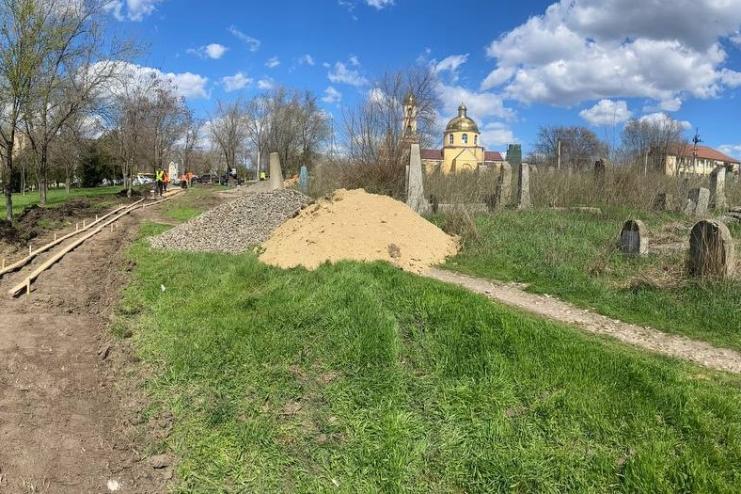 Впорядкування єврейського цвинтаря в Арцизі: думки містян розділилися на «за» та «проти»