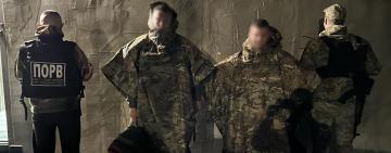 Лайфхак не працює: на Одещині затримали ухилянтів у плащах-невидимках