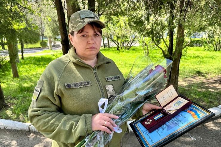 На Одещині матері полеглого прикордонника вручили державну нагороду – орден «За мужність»