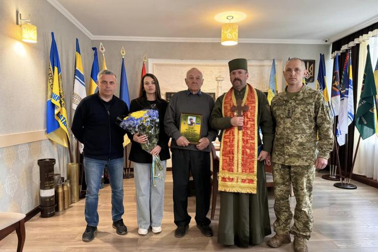 Батькові загиблого захисника з Одещини вручили орден «За мужність» III ступеня