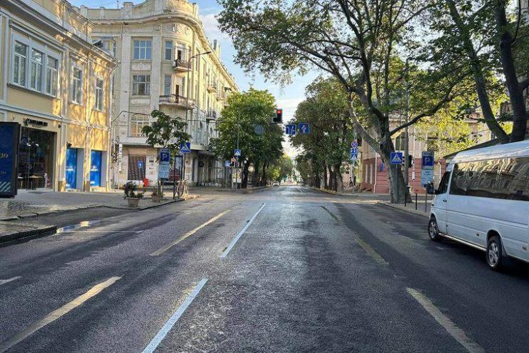 В Одесі демонтують літні тераси, які заважають пішоходам