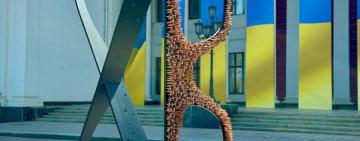  На Думській площі відбулося відкриття тимчасової експозиції спільного артпроєкту митців Одеси та Італії