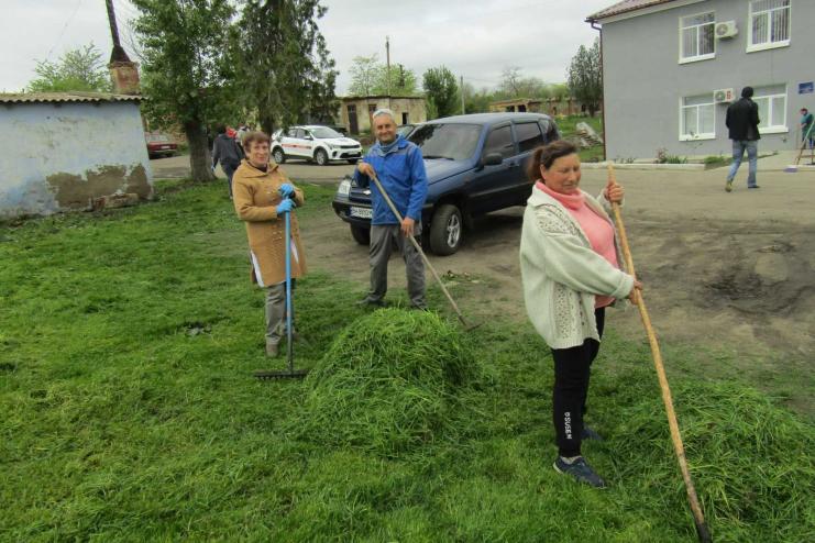 У Бородіно до Великодня зробили генеральне прибирання