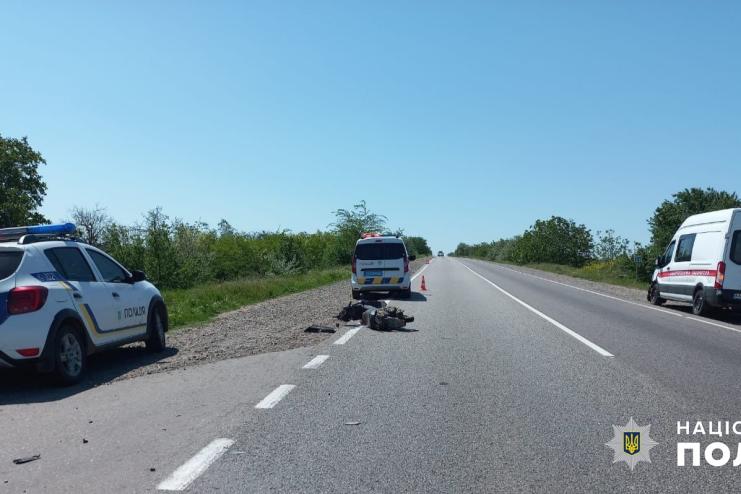 ДТП на трасі Одеса-Рені: внаслідок зіткнення мопеда і мікроавтобуса постраждав водій двоколісника 