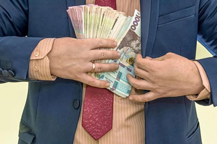 На Одещині селищна рада нарахувала собі премій більш ніж на півмільйона гривень