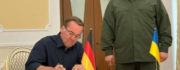 Одесу відвідав міністр оборони Німеччини і пообіцяв надати нову партію озброєнь