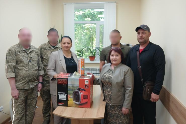 Тарутинська громада передала інверторний генератор артилеристам ЗСУ