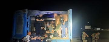 Мешканець Болградського району намагався вивезти рекордну кількість ухилянтів у фурі (відео)