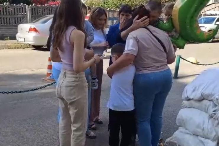Не хотів працювати на ворога, тому часто сидів у ШИЗО: дружина Геннадія Корнієнко розповіла про зустріч з коханим після 27-ми місяців полону 
