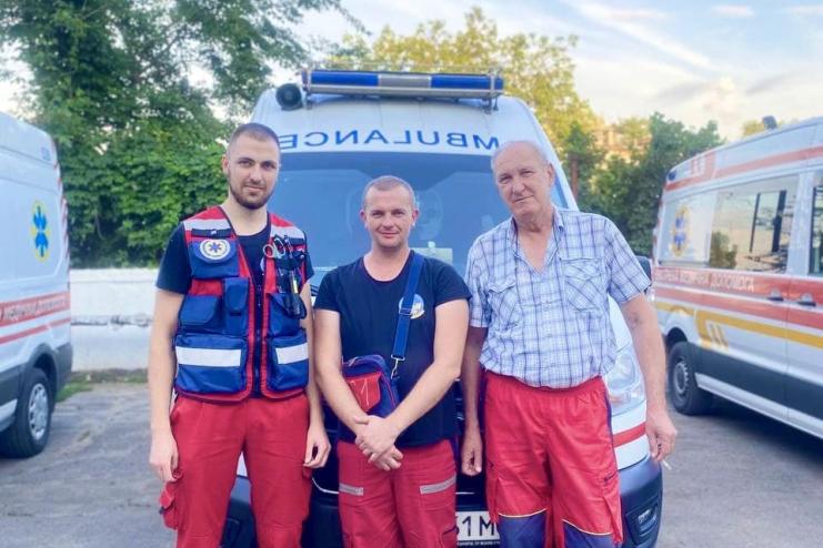 Двічі повертали до життя в кареті «швидкої»: одеські медики "екстренки" врятували чоловіка, що хотів вкоротити собі віку