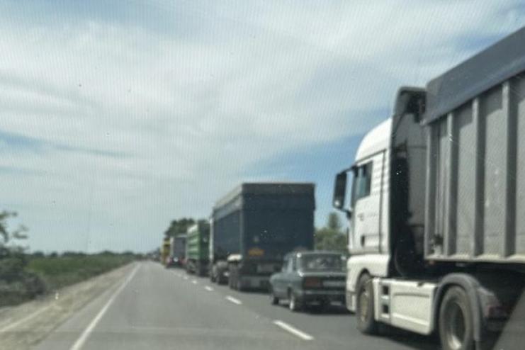 Через постійні затори на трасі Одеса-Рені голова Ізмаїльської РВА звернувся до голови Держприкордонслужби