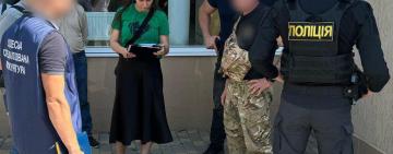 Майже 1000 доларів за «непридатність»: в Одесі викрили військовослужбовця однієї з військових частин
