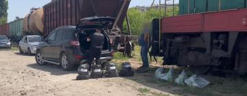 На півдні Одещини затримали машиніста, який зливав дизель із локомотива