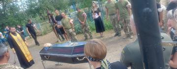 «Спи спокійно, Янголе»:  Павлівська громада провела в останню путь захисника України Горяйнова Дмитра