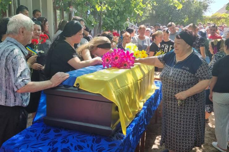 Ще одна громада Одещини провела в останню путь захисника України