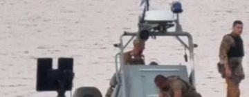 В  Одесі військові моряки врятували цивільних, яких віднесло у відкрите море