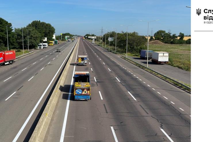 До уваги водіїв: на дорогах Одеської області оновлюють засоби організації дорожнього руху