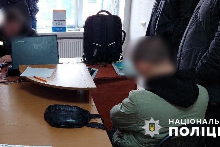 Двоє чоловіків з Білгород-Дністровського ошукали в інтернеті продавців на понад 100 тисяч гривень 