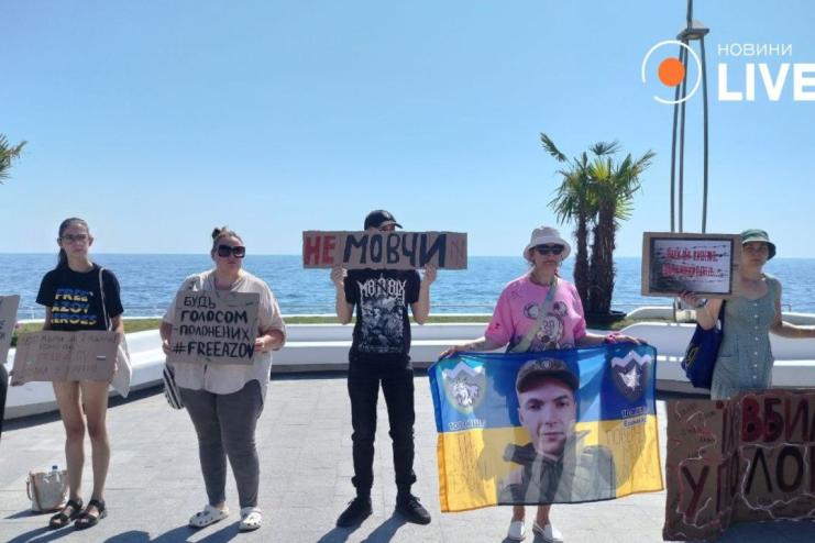 В Одесі на Ланжероні відбулася акція на підтримку військовополонених