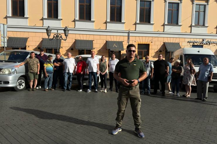«Батьківщина» у своє 25-річчя відправила на фронт 25 вантажів гуманітарної та військової допомоги