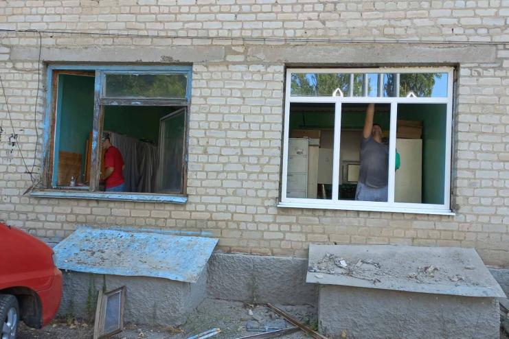 Тарутинська лікарня завершує встановлення нових енергозберігаючих вікон