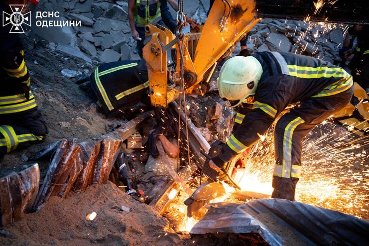 В Одеському порту обвалилася будівля: під завалами були люди