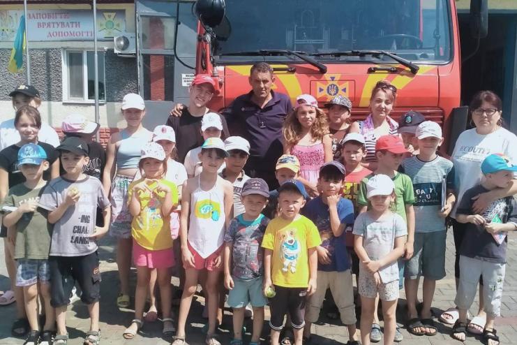 Тарутинські рятувальники влаштували екскурсію для вихованців дитячого притулку