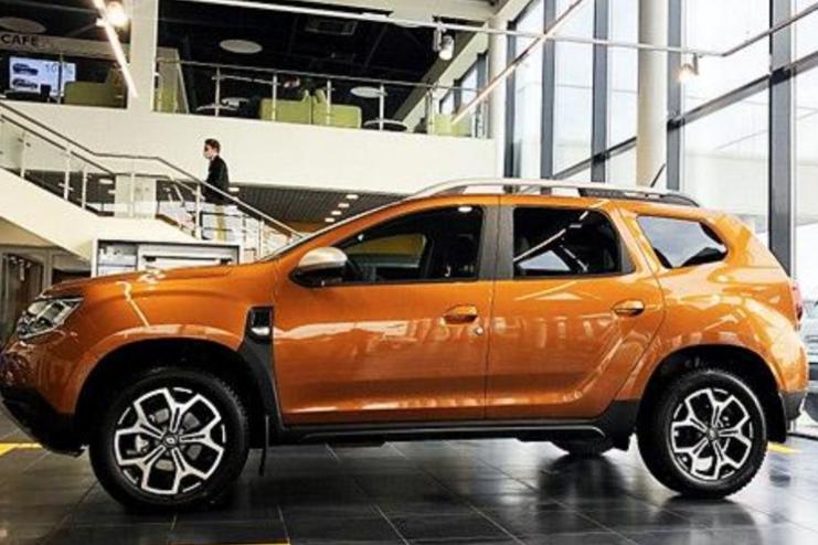 Урядовий законопроєкт про 15% військового збору викликав небувалий ажіотаж на авторинку