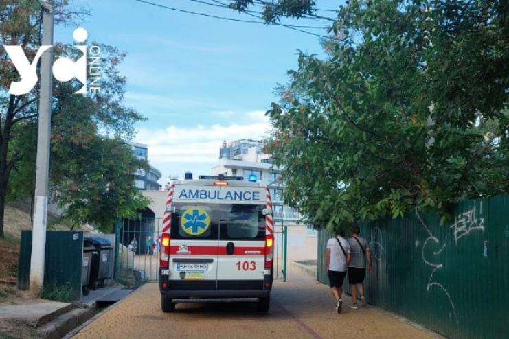 Трагедія на Одещині: дві жінки загинули під час купання у морі – ЗМІ