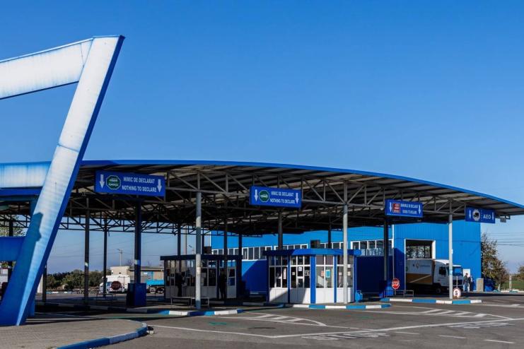 40 тисяч доларів у багажі: на кордоні з Одещиною затримали порушницю