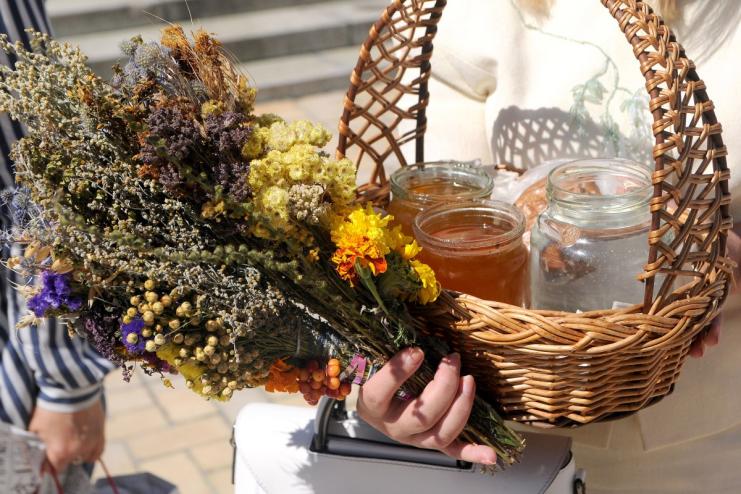 Что освящают в православных храмах 14 августа на Медовый или Цветочный Спас? 