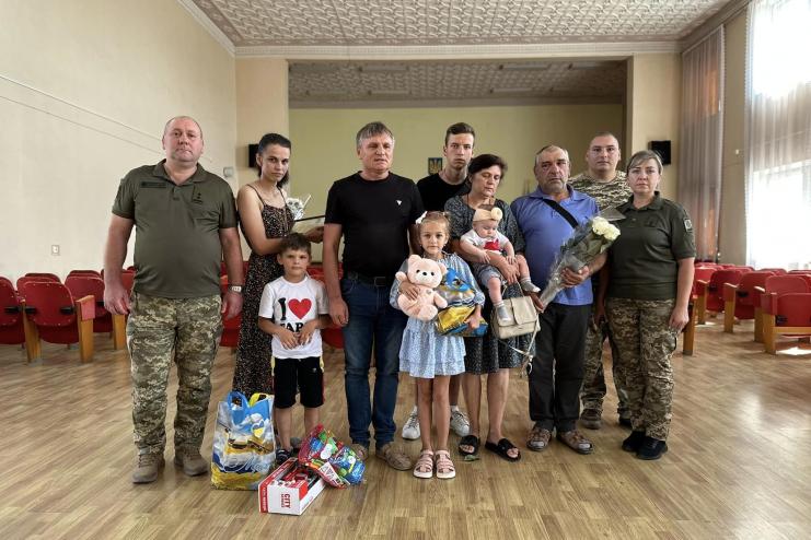 На Одещині родинам загиблих героїв-прикордонників вручили ордени «За мужність» III ступеня