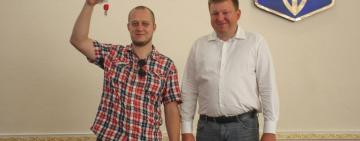 В Арцизі молодому лікарю вручили ключі від власної квартири, а заввідділення хірургїї – звання почесного громадянина 