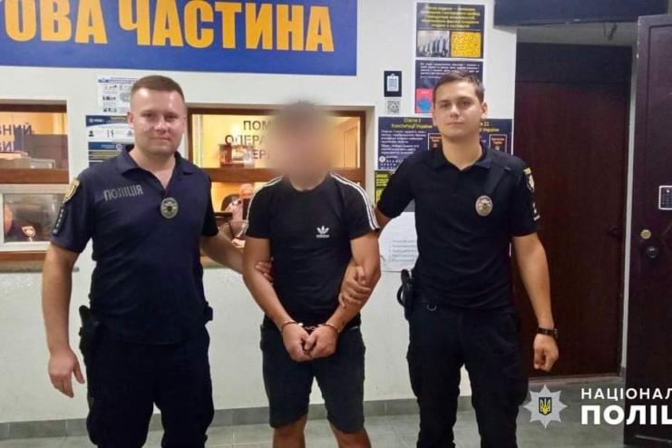 Поліцейські затримали 18-річного жителя Одеси за підозрою в спричиненні тяжких тілесних ушкоджень співмістянину