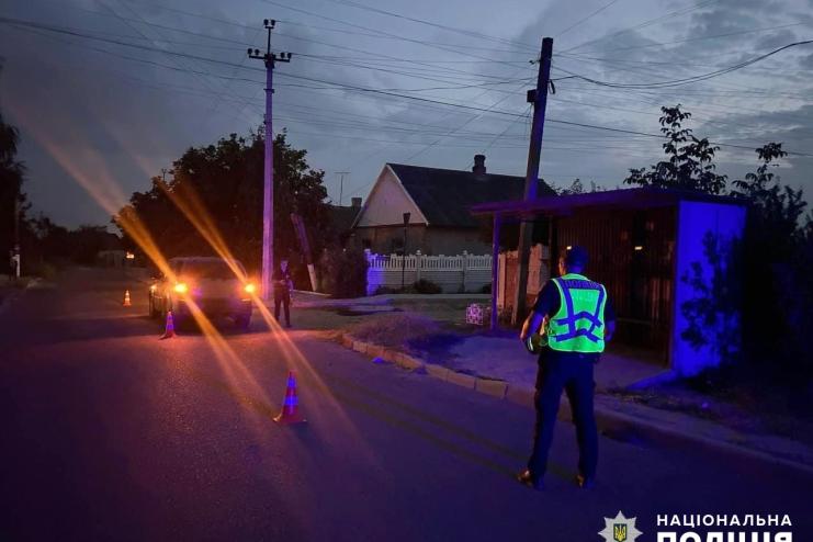 Аварія в Рені: дитина потрапила під авто на зупинці громадського транспорту