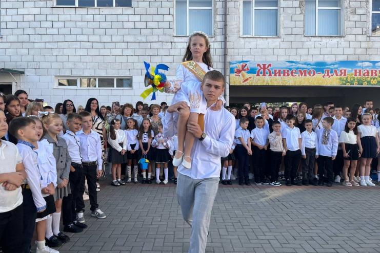 Учні Болградського району отримали стипендії за досягнення в навчанні та творчості