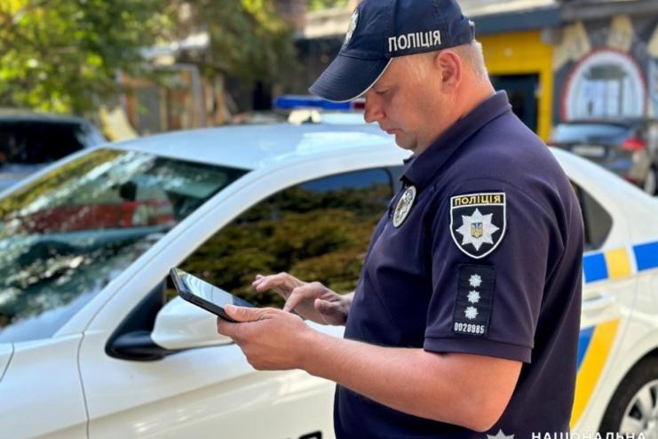 Намагався пограбувати ювелірну крамницю в Одесі: поліцейські повідомили зловмиснику про підозру