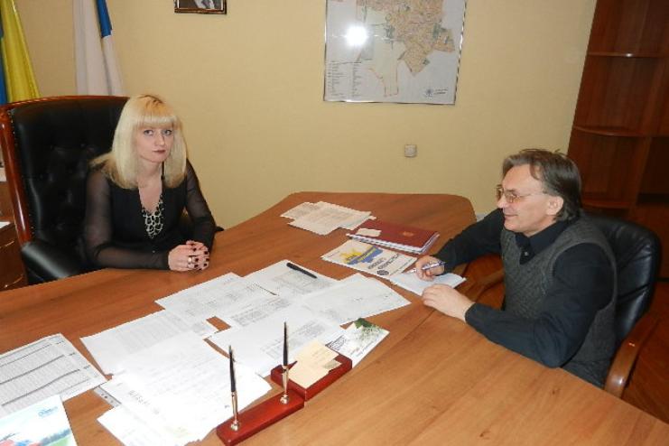 Співробітницю Одеської митниці звільнили через російський паспорт та підозри у держзраді