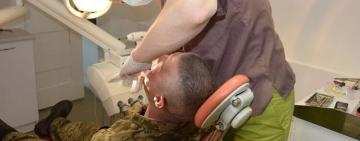  ТАРУТИНСЬКА ЛІКАРНЯ УКЛАЛА ДОГОВІР З НСЗУ НА ЗУБОПРОТЕЗУВАННЯ ВІЙСЬКОВИХ  