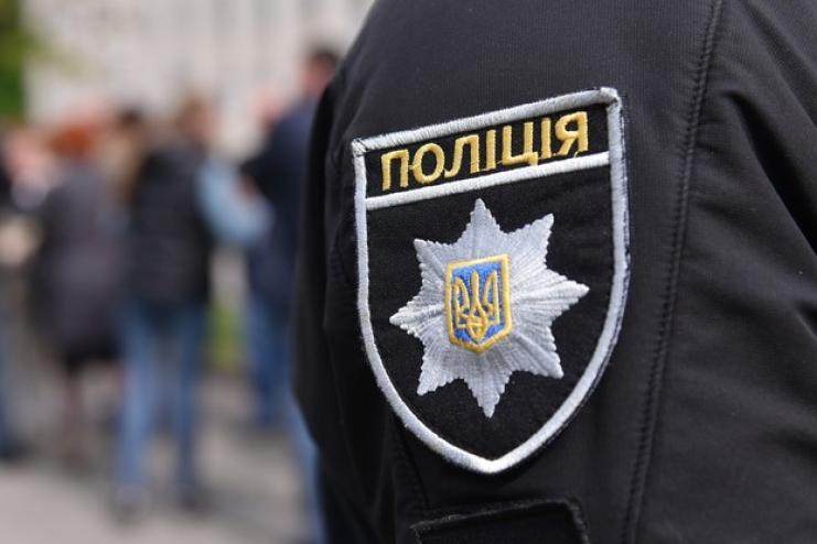 Троє нетверезих буянили в лікарні і напали на поліцейських: зловмисникам вручено підозри