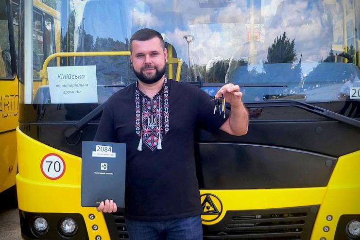 Кілійська і Вилківська громади отримали нові шкільні автобуси