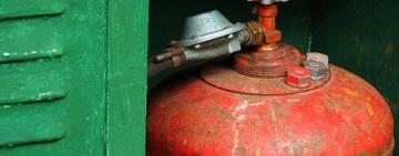 На Одещині засуджено чоловіка, який погрожував підірвати матір газовим балоном
