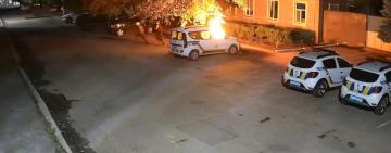 На Одещині затримано двох молодиків, які на замовлення «куратора» підпалили поліцейський автомобіль