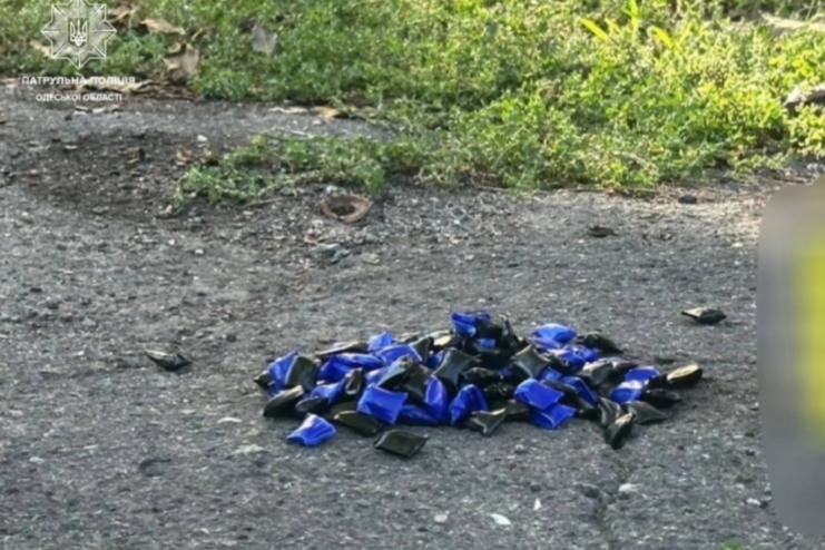 Поліцейські затримали чоловіка з понад 100 згортками, ймовірно, наркотичних речовин