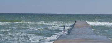 В Одесі шукають чоловіка, який пірнув з пірса в море та зник