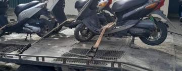 Поліцейські викрили трьох підлітків у порушенні правил керування мопедами