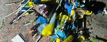 Поліцейські затримали 23-річного молодика за наругу над Державним Прапором України та крадіжку в обмінному пункті